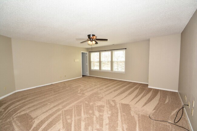 Building Photo - "Spacious 3-Bed Retreat in Fishers with El...