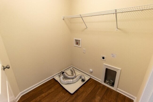 Building Photo - 2038 Sinclair Trce