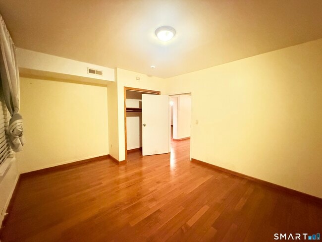 Building Photo - 7 Elm St