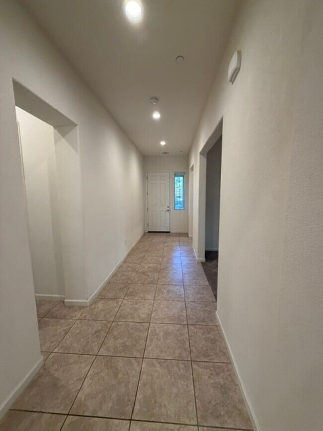 Building Photo - 362 Olivadi Way