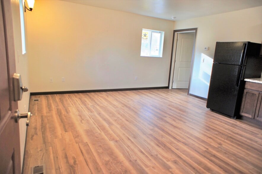 Building Photo - 1732 N Birdsell Dr