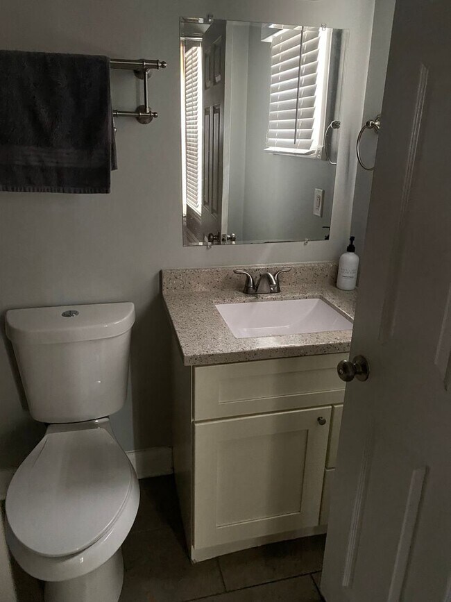 Building Photo - 2 Bedroom 2 Bathroom Single Family Home Franklinton