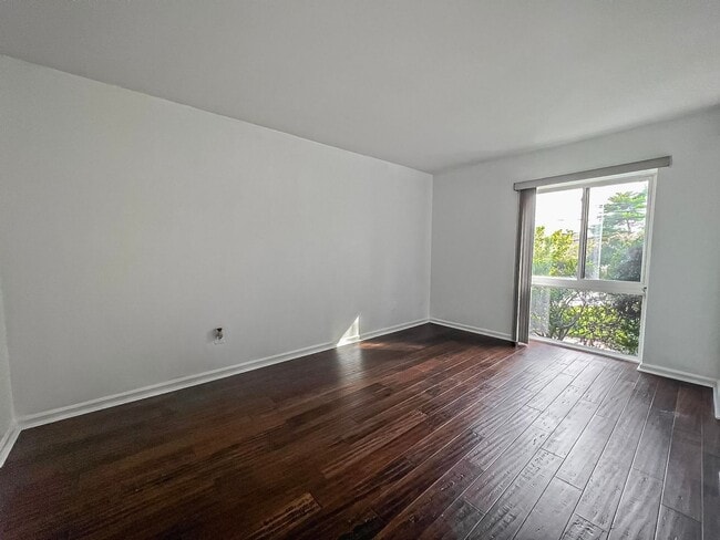 Building Photo - A Gorgeous 1 Bed 1 Bath Unit With Patio In Edsall Bluff - ALL Utilities Included!