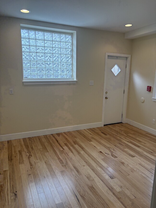 Building Photo - 1624 S Broad St