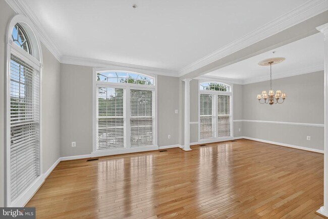 Building Photo - 30 Sharpstead Ln