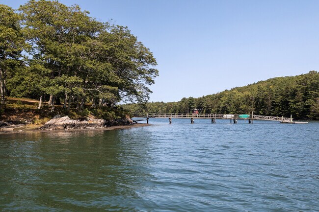 Building Photo - 378 Mill Rd