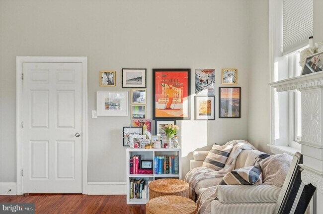 Building Photo - 265 S 22nd St