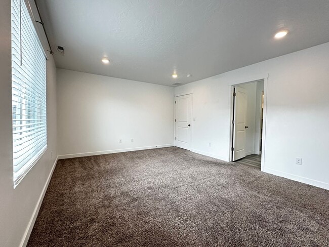 Building Photo - Great Lehi Home Now Available!