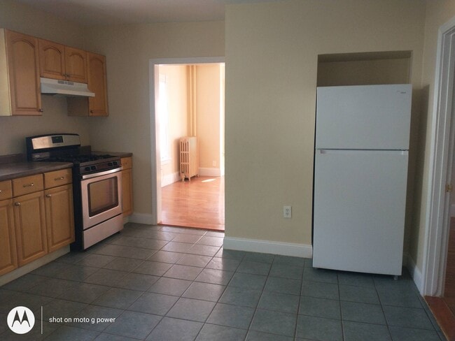 Building Photo - 85 Lynnfield St