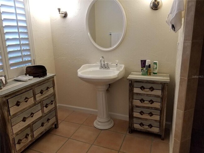 Building Photo - 2745 Cardwell Way