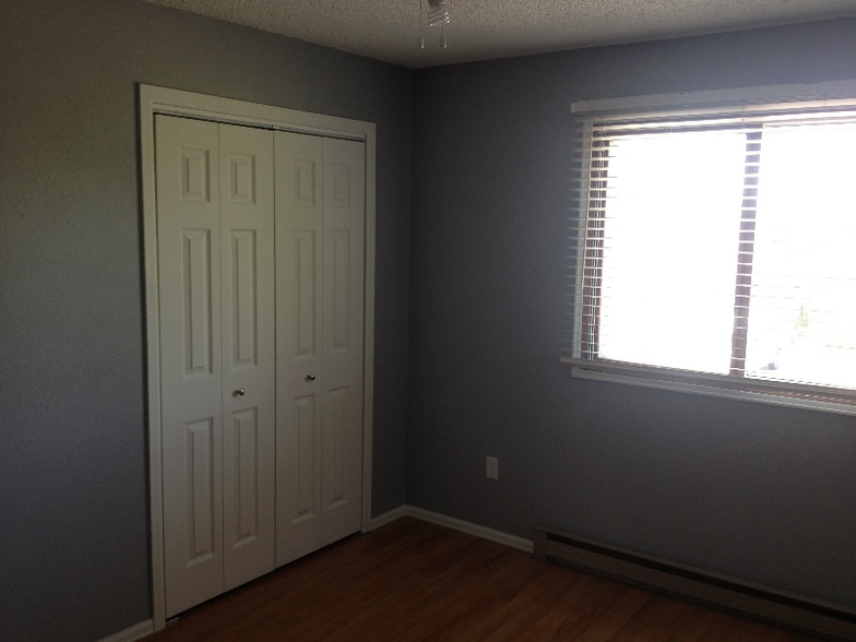 Building Photo - 2241 W Hillside Ave