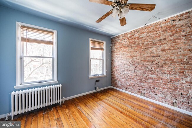 Building Photo - 835 N Newkirk St