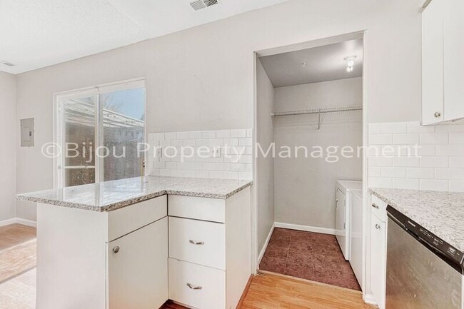 Building Photo - 4232 Gills Mill Ct