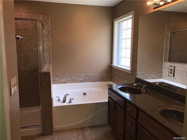 Building Photo - 3912 Claiborne Cir