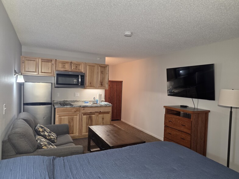 Building Photo - 590 Spruce