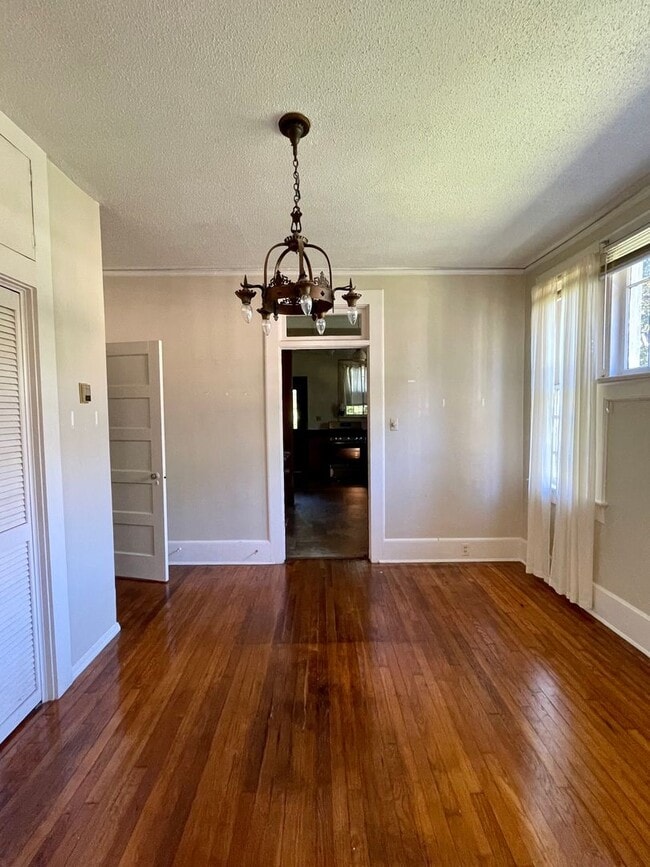 Building Photo - Melrose Heights