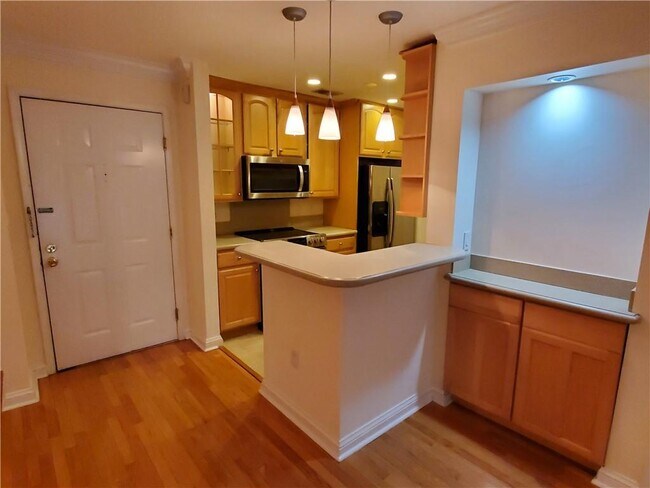 Building Photo - 4209 Pine Heights Dr NE