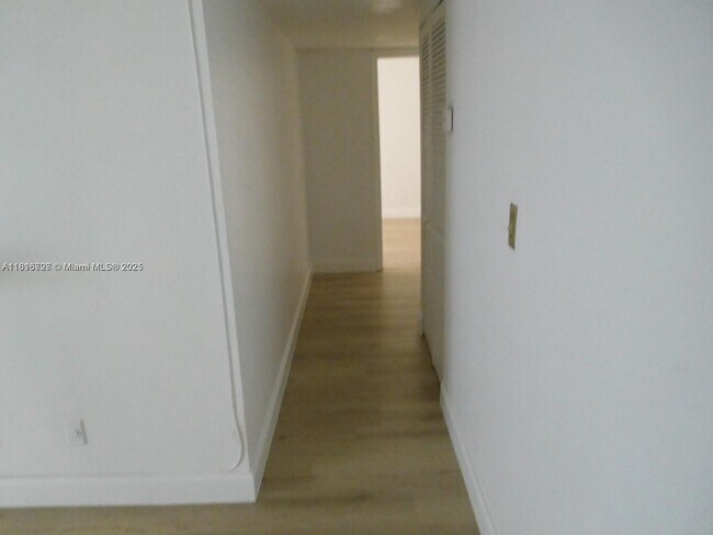 Building Photo - 323 Ives Dairy Rd