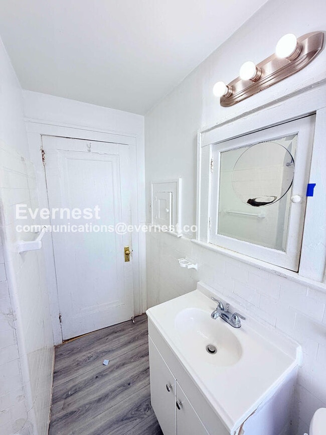 Building Photo - 5513 Somerset Ave