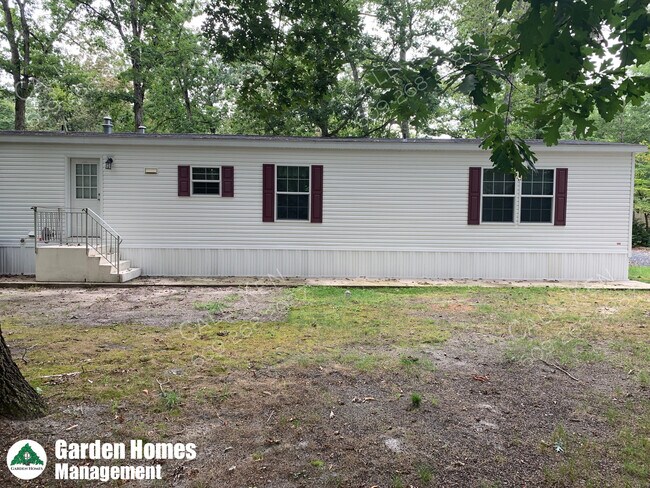 Building Photo - 4 Oak Dr