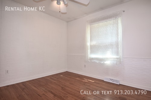 Building Photo - 9010 W 101st St