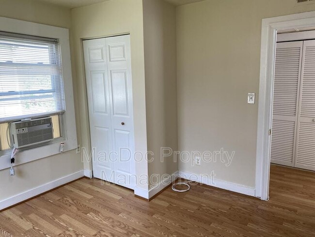 Building Photo - 806 Weedon St
