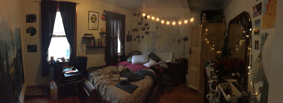 Building Photo - 196 Pine St