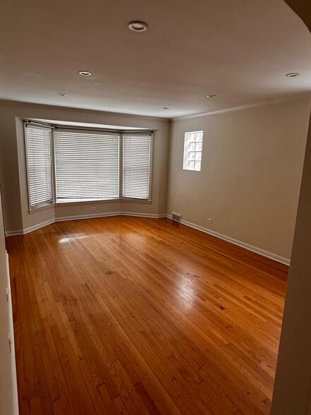 Building Photo - 5238 N Larned Ave