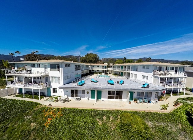 Building Photo - 17010 W Sunset Blvd
