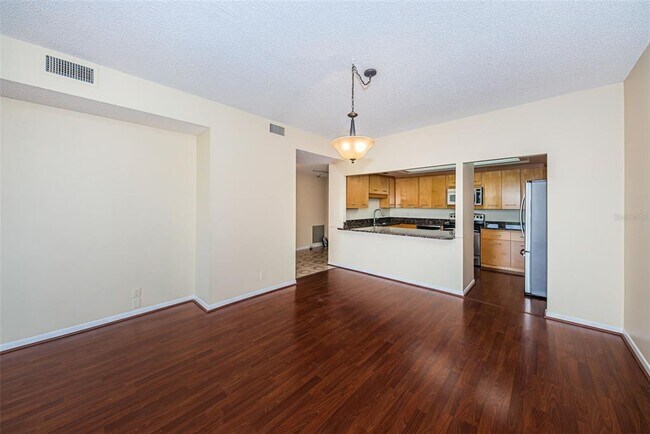 Building Photo - 8 Belleview Blvd