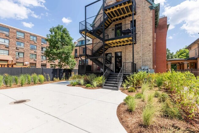 Building Photo - 2228 N Kedzie Blvd