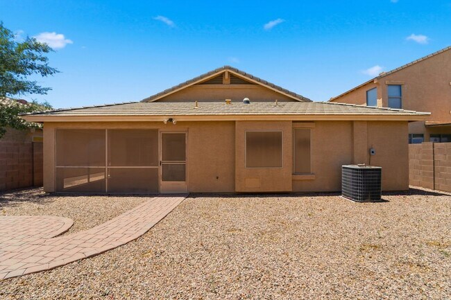 Building Photo - Maricopa Gem! 2,130 SF, Large Kitchen, AZ Room + Golf Course Living