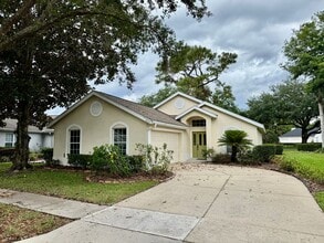 Building Photo - IMMACULATE 2 Bedroom / 2 Bathroom in Country Club of Mount Dora!
