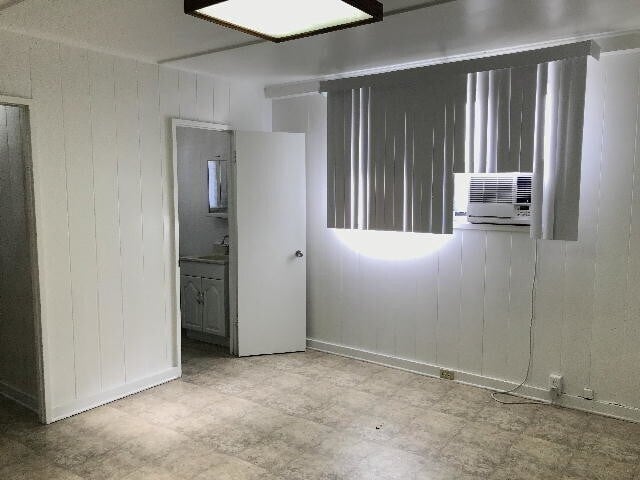 Building Photo - 1655 Onipaa St