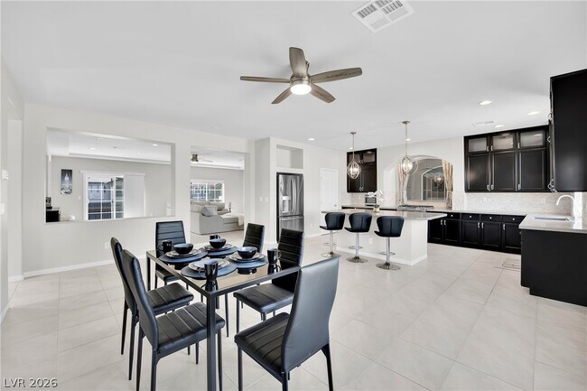 Building Photo - 9770 Hawk Crest St