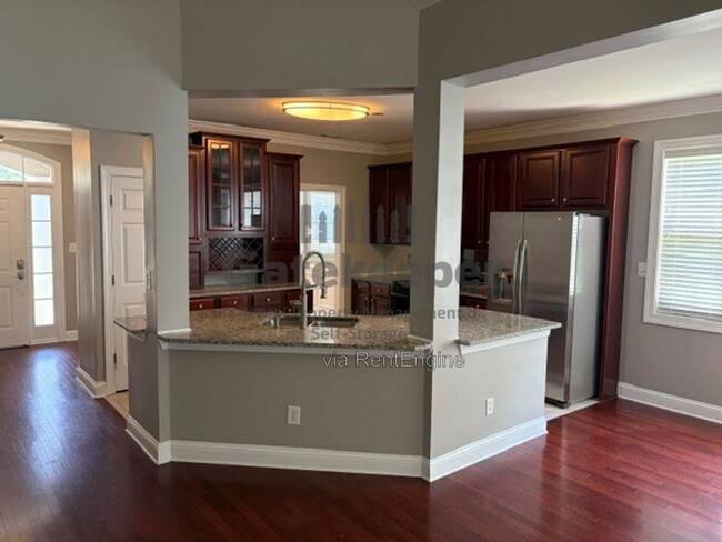 Building Photo - 208 Lenox Dr