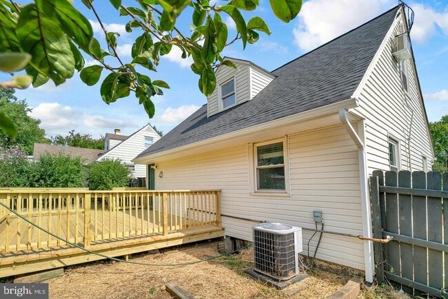 Building Photo - 6604 Cavalier Dr