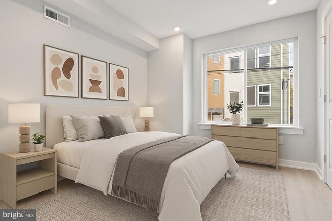 Building Photo - 1432 Ogden St