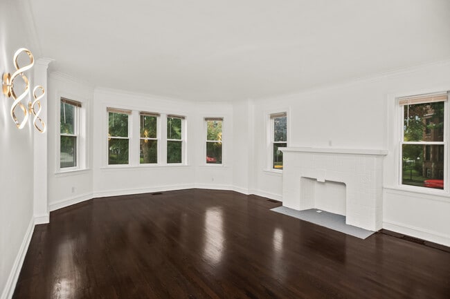 Building Photo - 7958 S Luella Ave