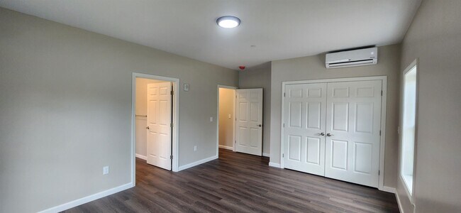 Building Photo - 217 Rockingham Rd