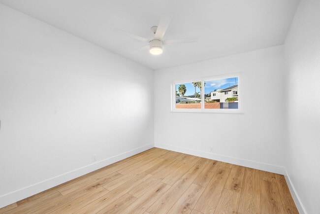 Building Photo - 213 Avenida Lobeiro