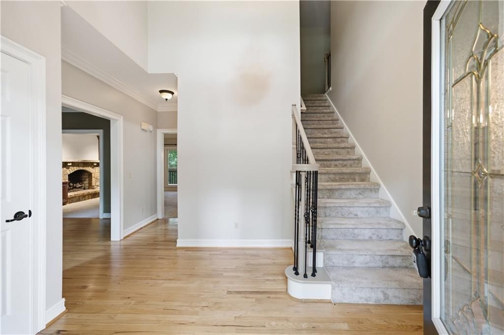 Building Photo - 5525 Hampstead Way