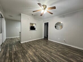 Building Photo - 1624 Aquarena Springs Dr