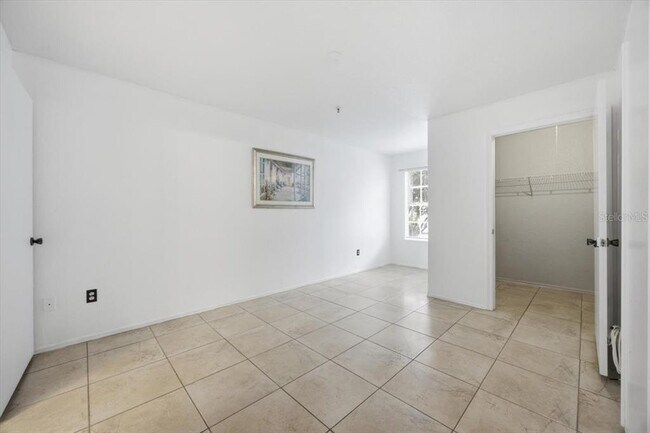 Building Photo - 1602 Columbia Arms Cir