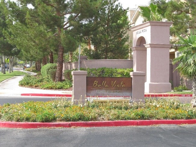 Building Photo - 251 S Green Valley Pkwy