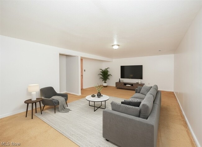 Building Photo - 9471 Madison Ln