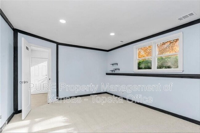 Building Photo - 12908 W 102nd St