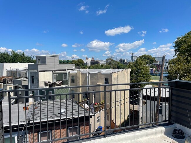 Building Photo - 1824 Olive St