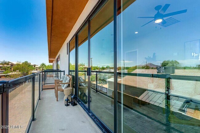 Building Photo - 411 N 32nd Pl