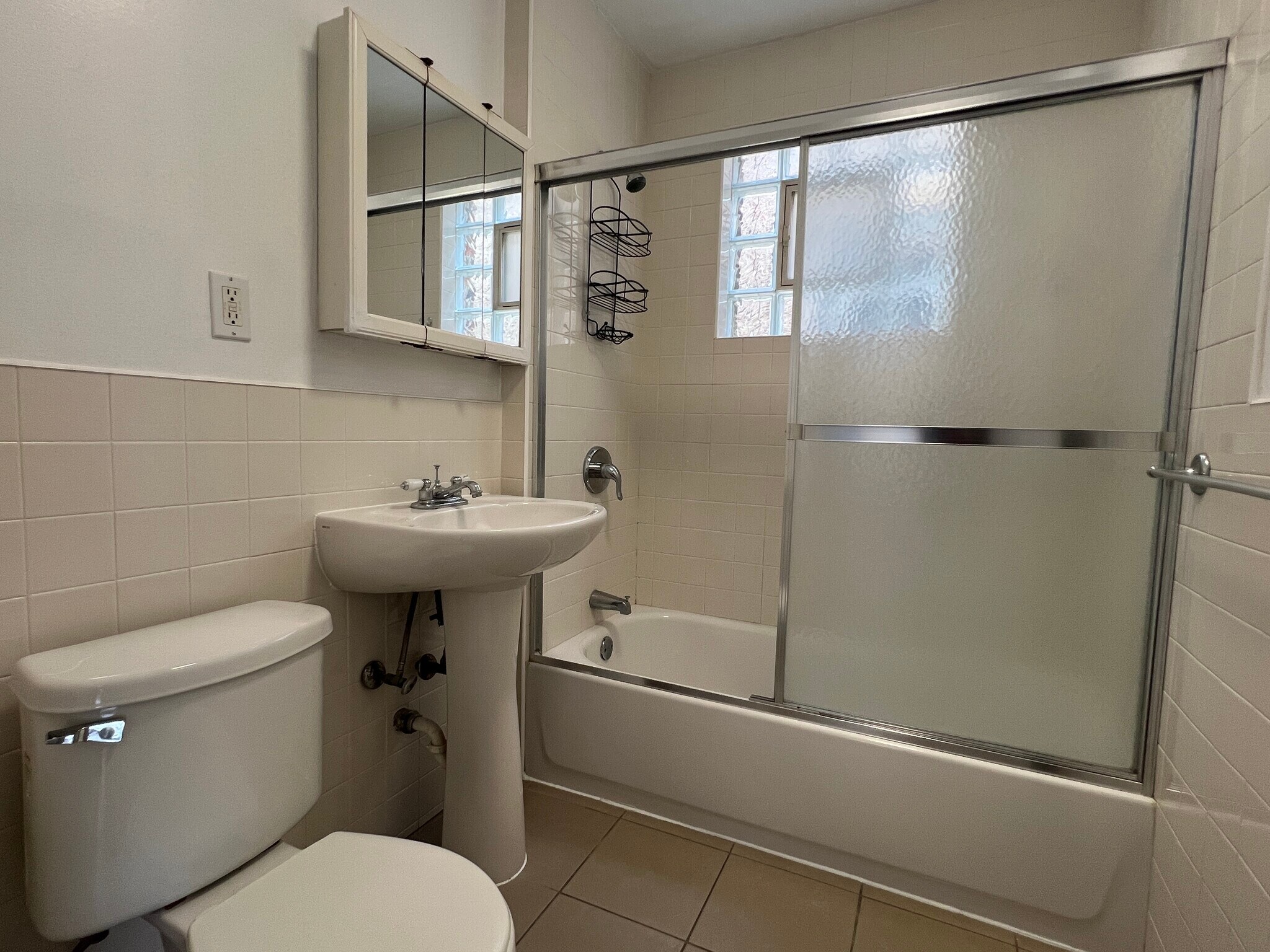 Bathroom - 3135 W 40th Pl